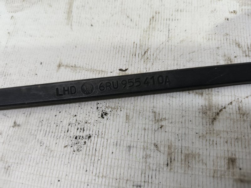 Поводок стеклоочистителя Volkswagen Polo 2020