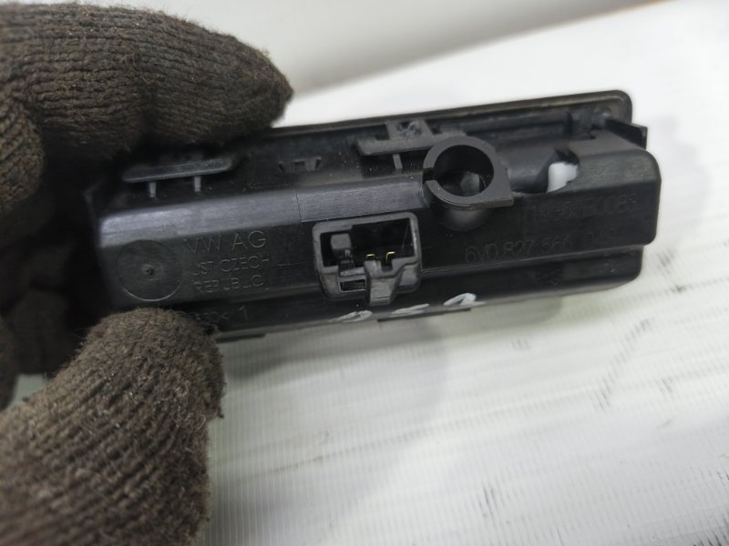 Кнопка багажника Volkswagen Polo 2020