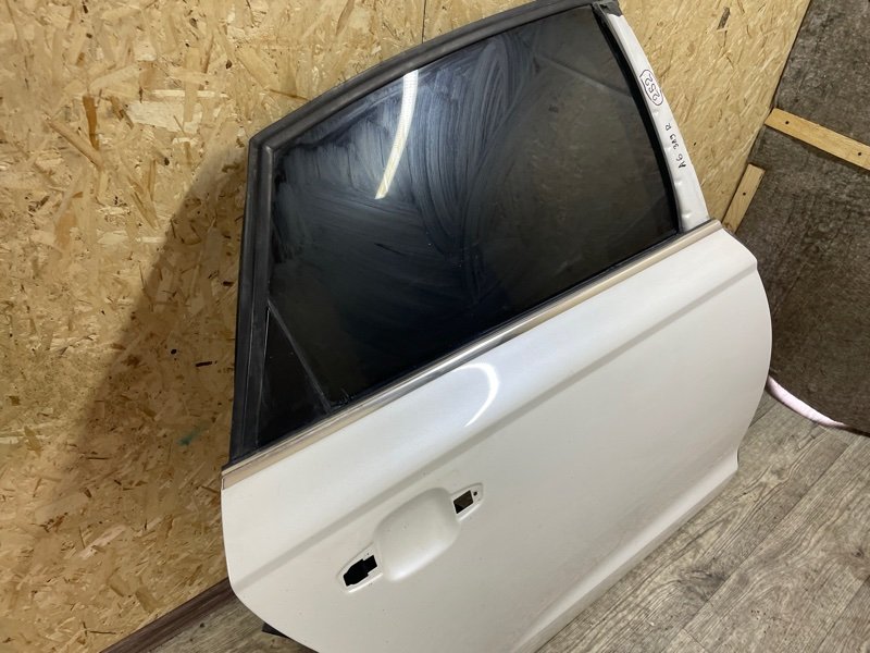 Дверь Audi A6 2012