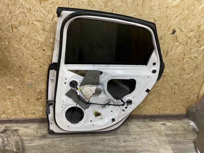 Дверь Audi A6 2012