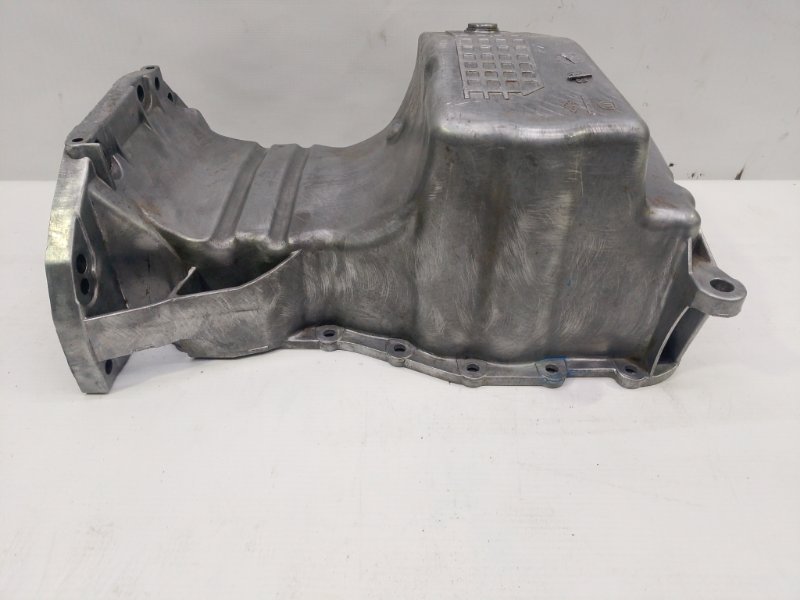 Поддон масляный двигателя Renault Logan 2020 L8