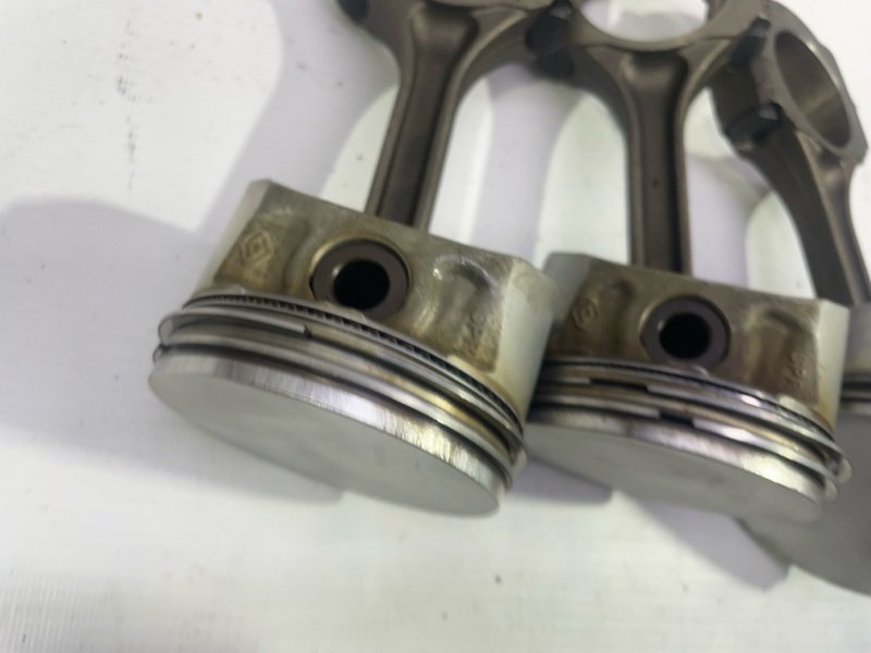 Шатун Renault Logan 2020 L8