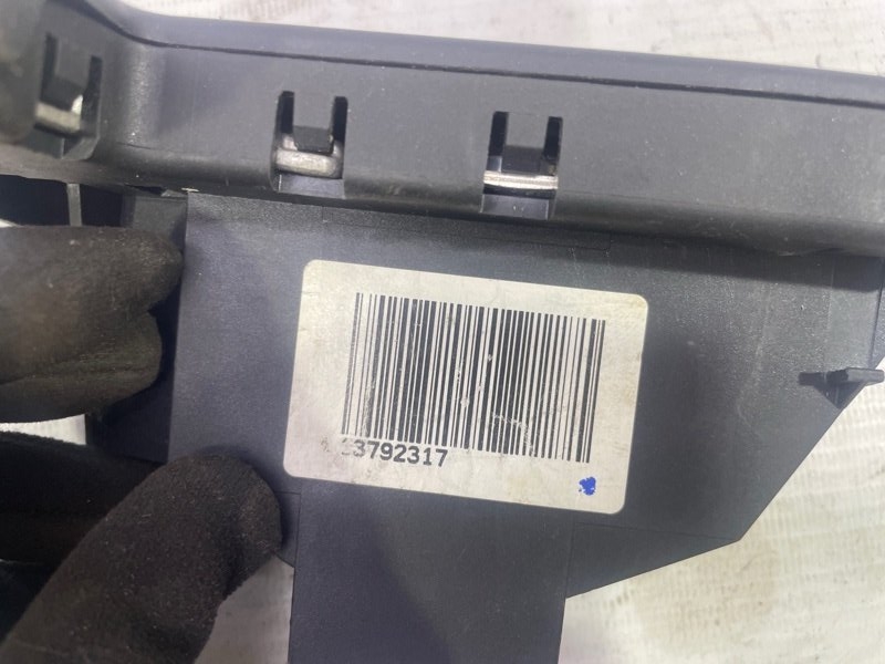 Клемма Audi A6 2012