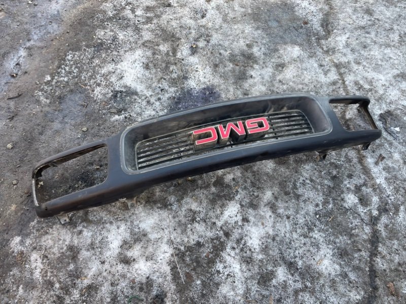 Бампер GMC Jimmy II 1995