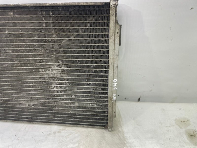 Радиатор кондиционера GMC Jimmy II 1995