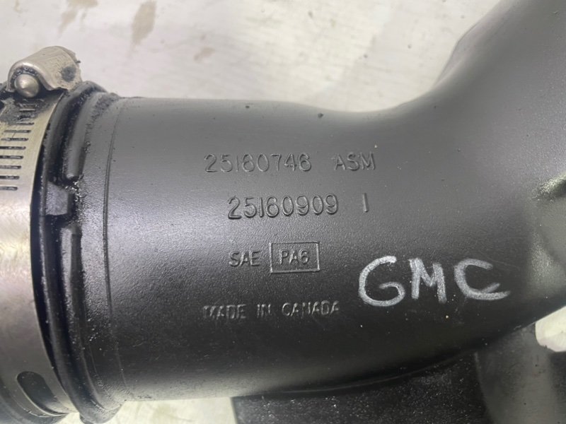 Резонатор воздушного фильтра GMC Jimmy II 1995