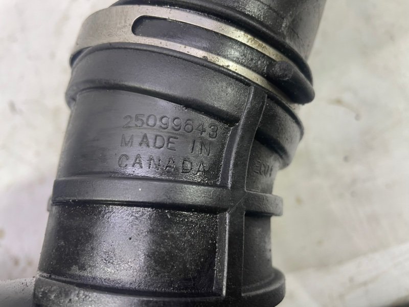 Резонатор воздушного фильтра GMC Jimmy II 1995