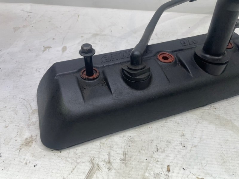 Клапанная крышка GMC Jimmy II 1995