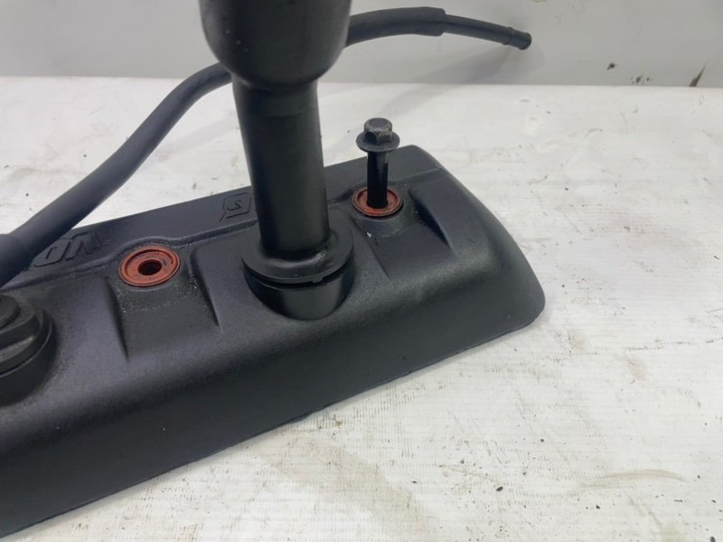 Клапанная крышка GMC Jimmy II 1995