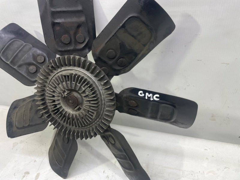 Вентилятор GMC Jimmy II 1995