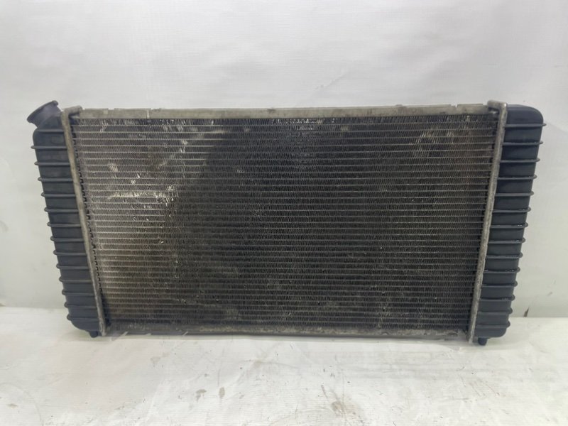 Радиатор GMC Jimmy II 1995