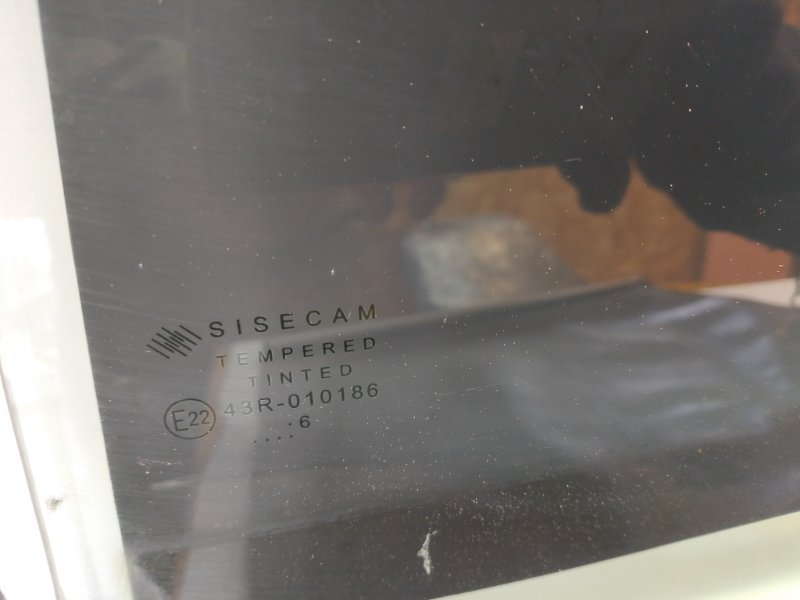 Стекло заднее lada vesta 2022