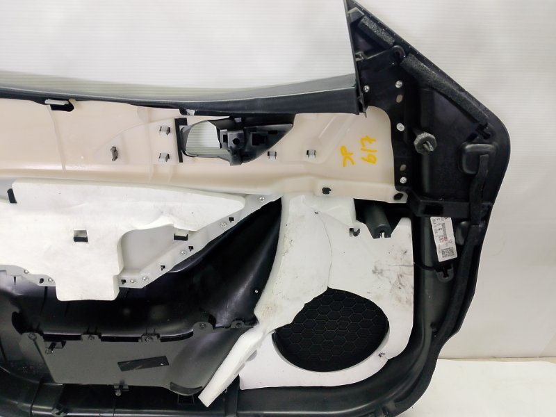 Обшивка двери Mazda Mazda 3 2015 BM