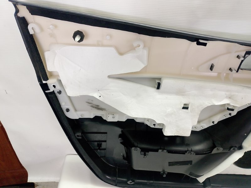 Обшивка двери Mazda Mazda 3 2015 BM