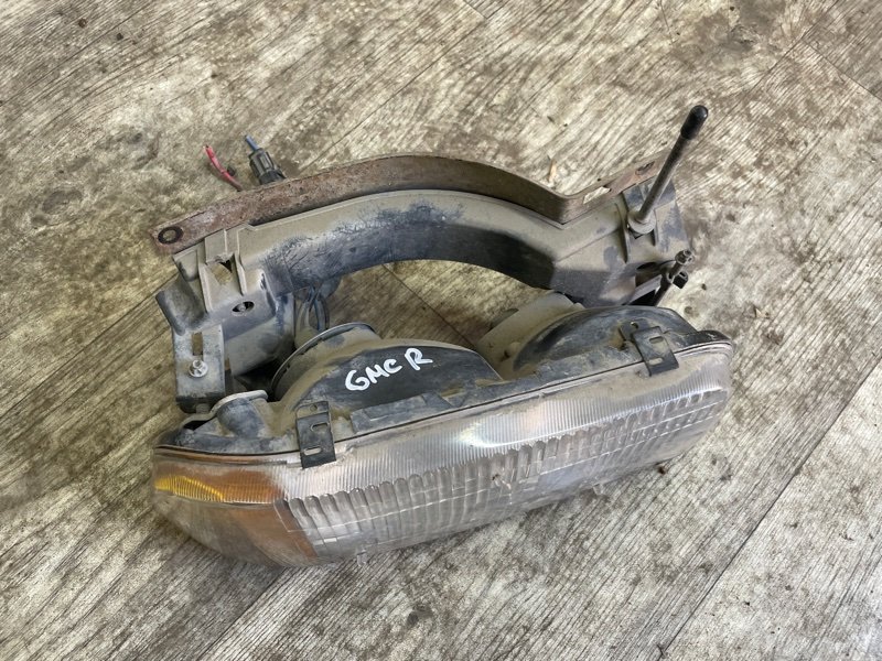 Фара GMC Jimmy II 1995