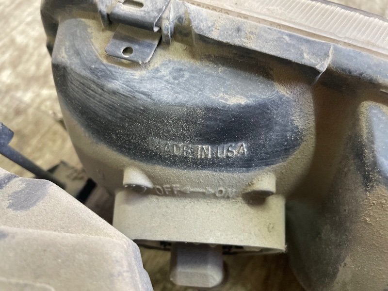 Фара GMC Jimmy II 1995