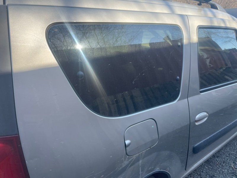 Крыло Lada Largus 2013