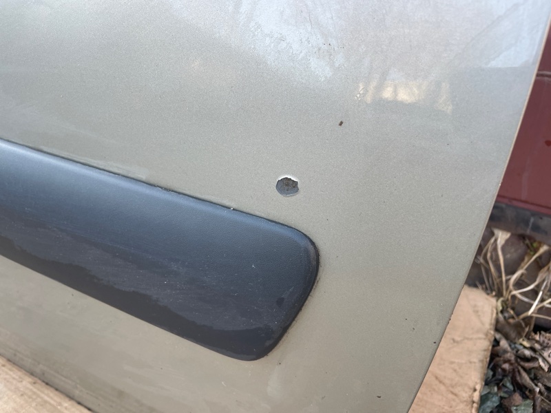 Дверь Lada Largus 2013