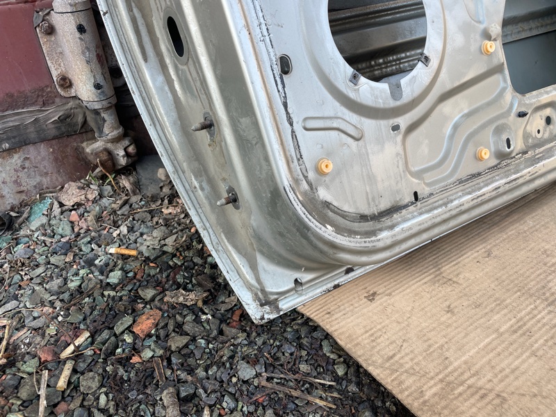 Дверь Lada Largus 2013