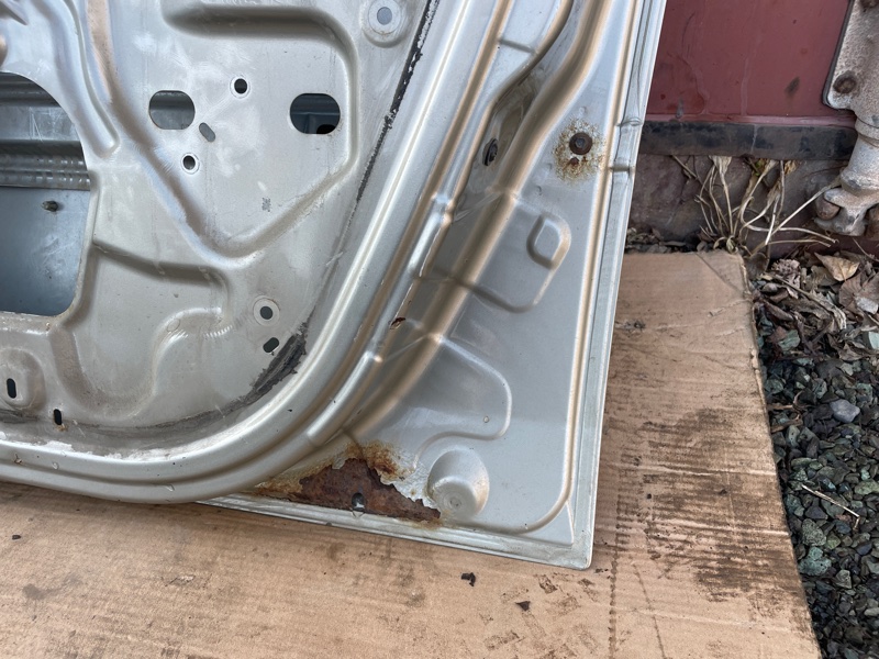 Дверь Lada Largus 2013