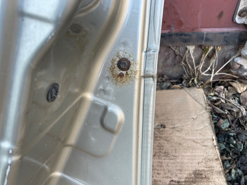 Дверь Lada Largus 2013