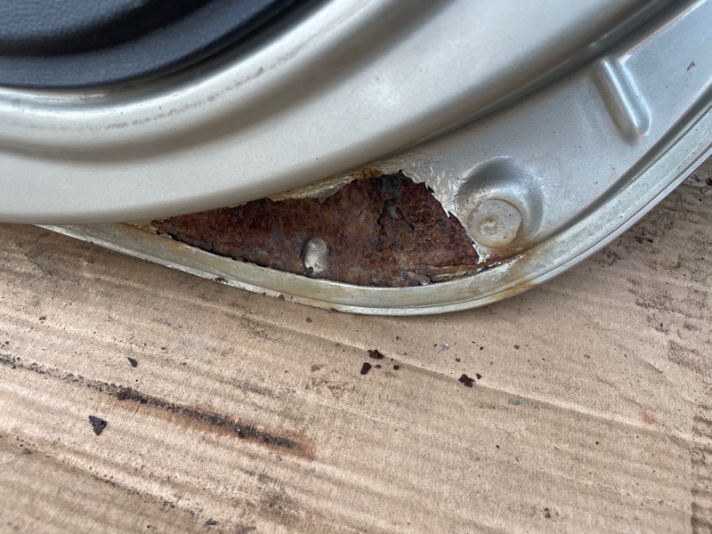 Дверь Lada Largus 2013