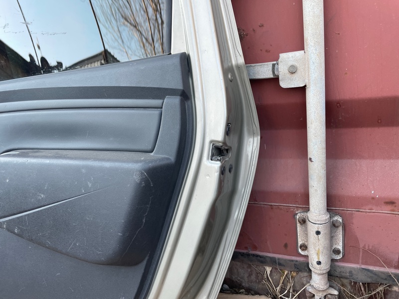 Дверь Lada Largus 2013