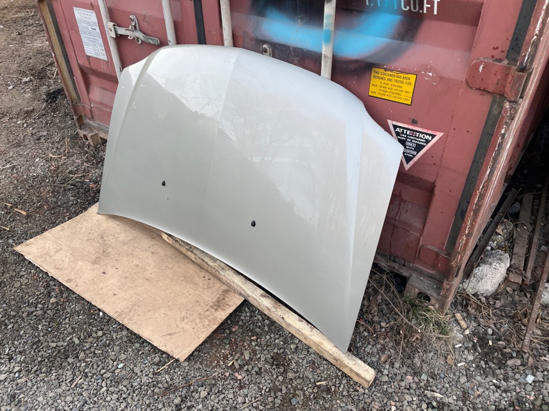 Капот Lada Largus 2013