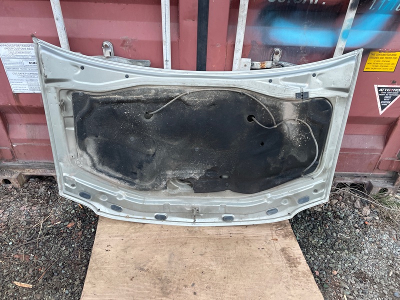 Капот Lada Largus 2013