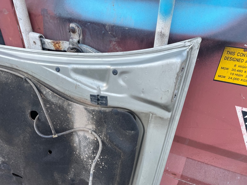 Капот Lada Largus 2013