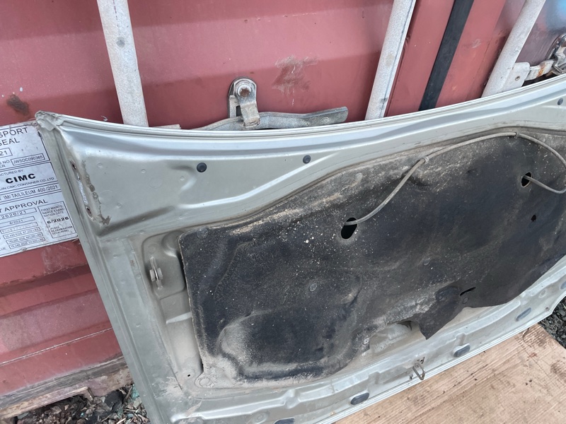 Капот Lada Largus 2013