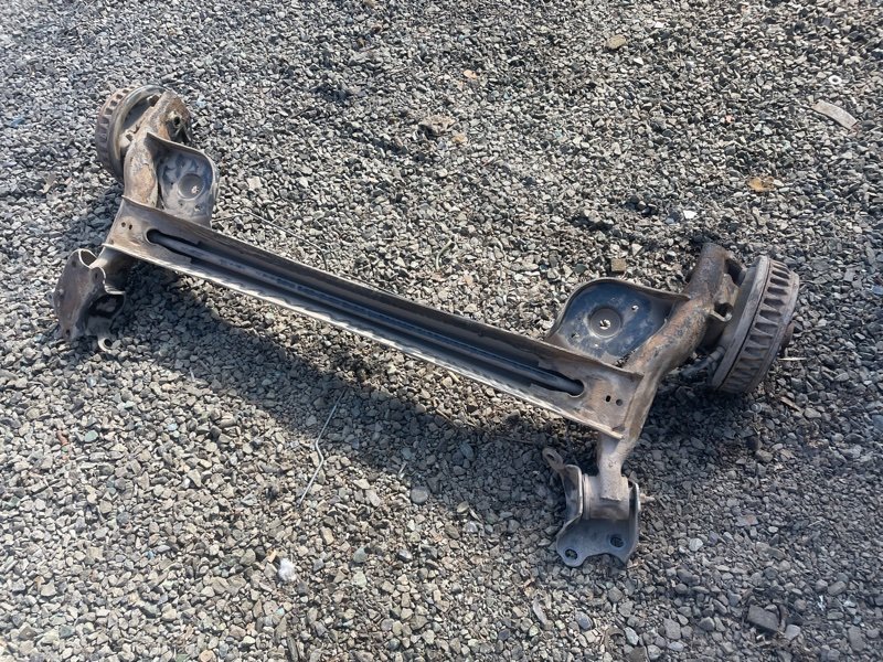 Балка Lada Largus 2013