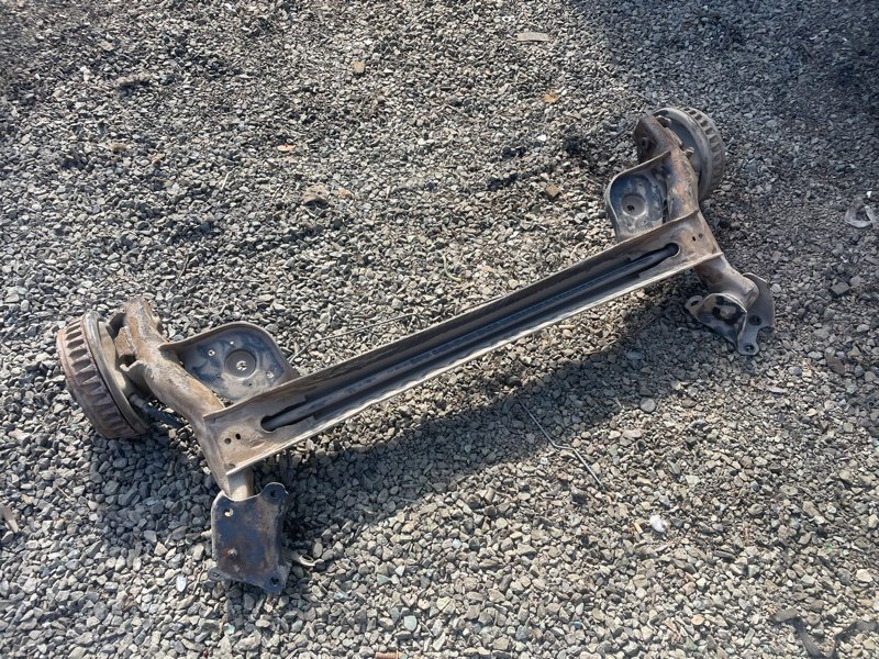 Балка Lada Largus 2013