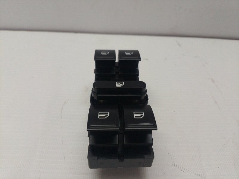 Блок управления стеклоподъемниками Volkswagen Polo 2015