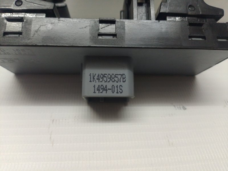 Блок управления стеклоподъемниками Volkswagen Polo 2015