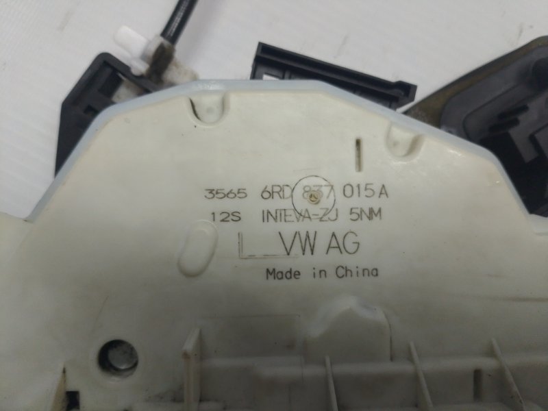 Замок двери Volkswagen Polo 2015