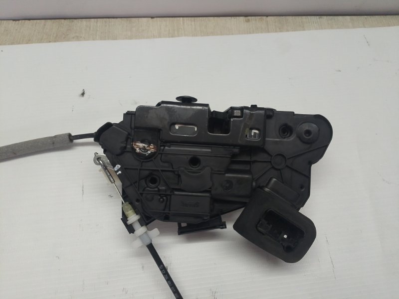 Замок двери Volkswagen Polo 2015