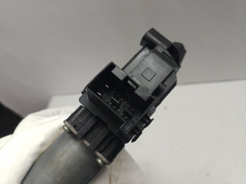 Моторчик стеклоподъемника Volkswagen Polo 2015