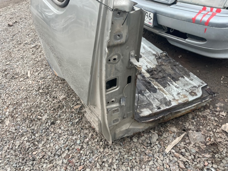 Крыло Lada Largus 2013