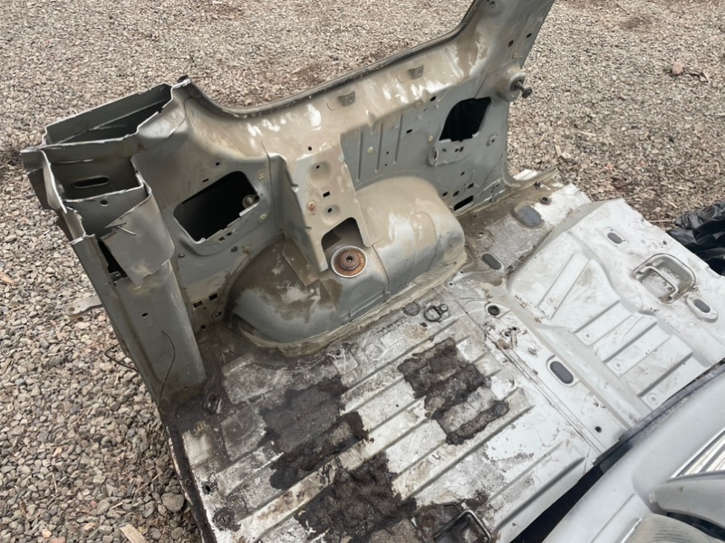 Крыло Lada Largus 2013