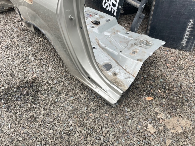 Крыло Lada Largus 2013