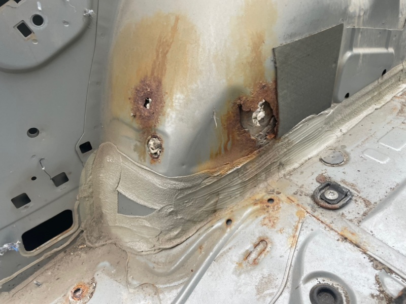 Крыло Lada Largus 2013