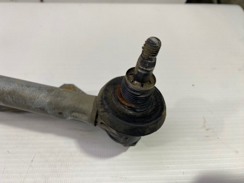 Трапеция дворников Lada Largus 2013