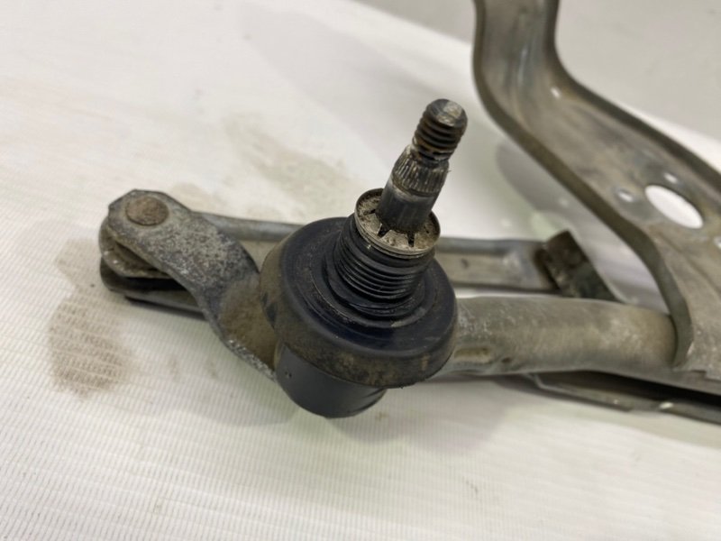 Трапеция дворников Lada Largus 2013