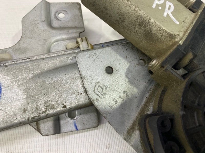 Стеклоподъемник Lada Largus 2013