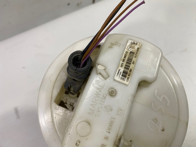 Бензонасос Lada Largus 2013