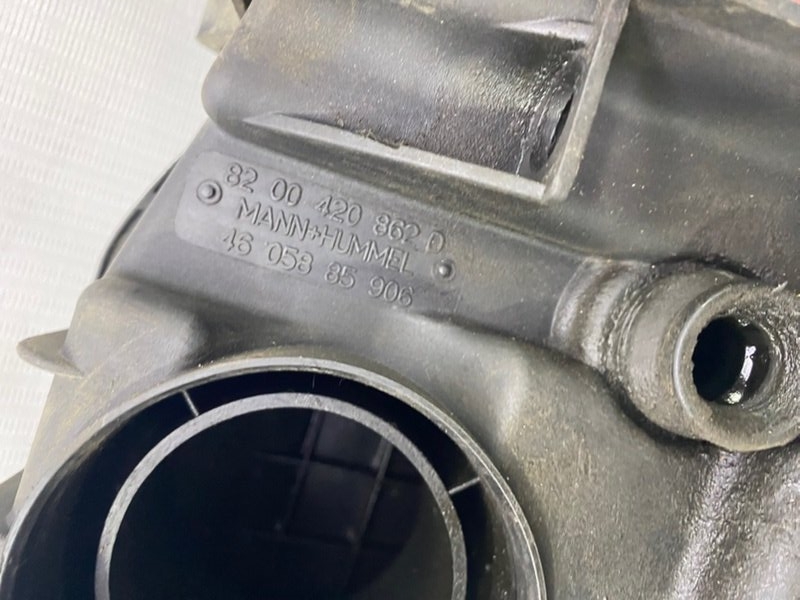 Корпус воздушного фильтра Lada Largus 2013