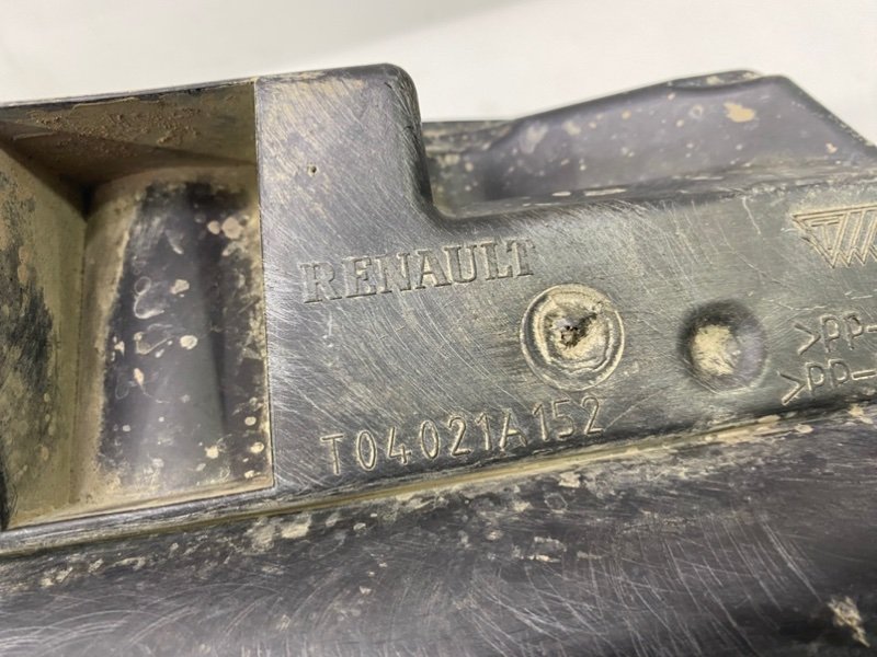 Резонатор воздушного фильтра Lada Largus 2013