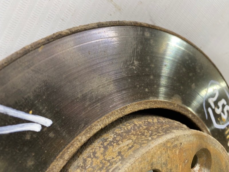 Тормозной диск Lada Largus 2013