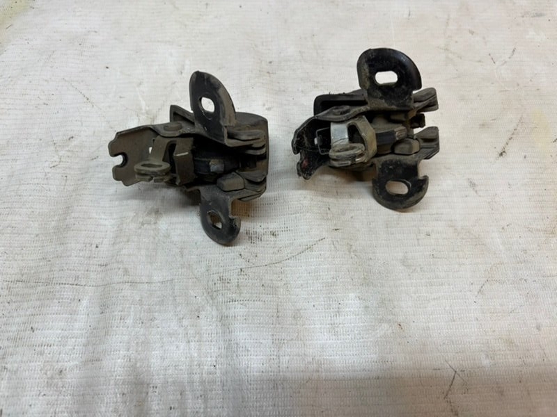 Замок двери багажника Lada Largus 2013